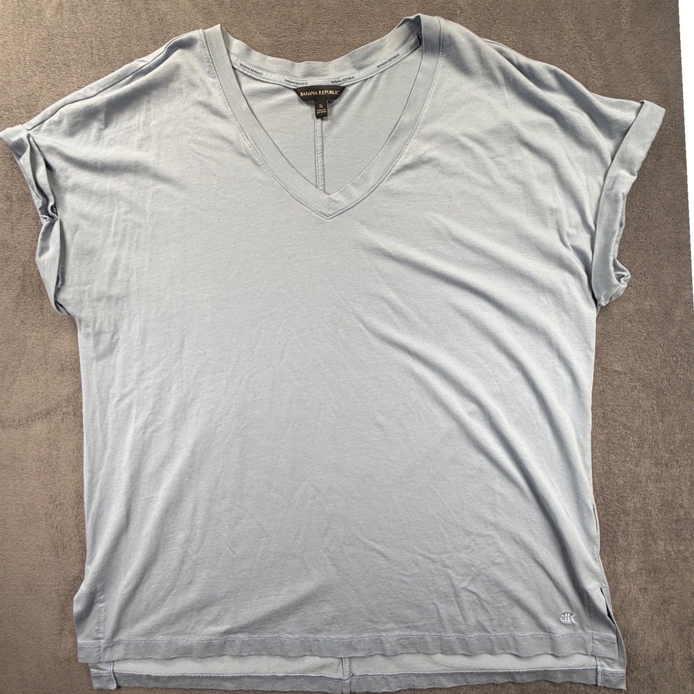Banana Republic Womens XL Light Blue V-Neck Cuffed Sleeve T-Shirt Cotton Modal